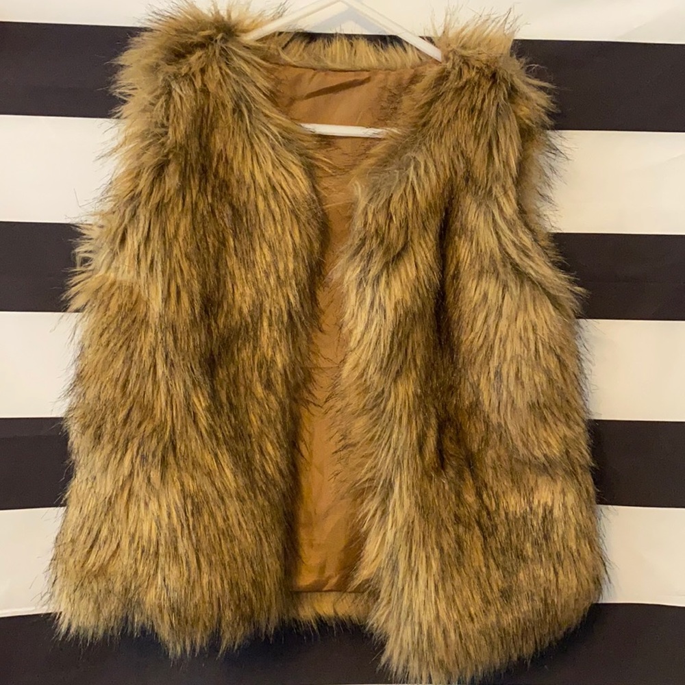 Girls size 6 faux fur vest